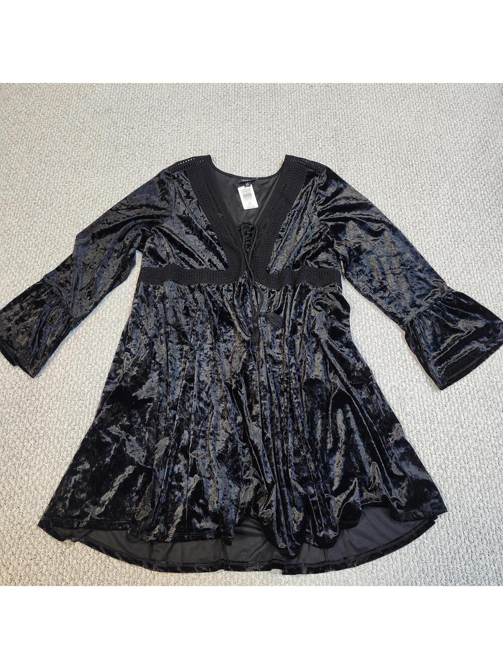 Torrid Black Velvet Bell Sleeve Dress Size 3X 22-24 NWT